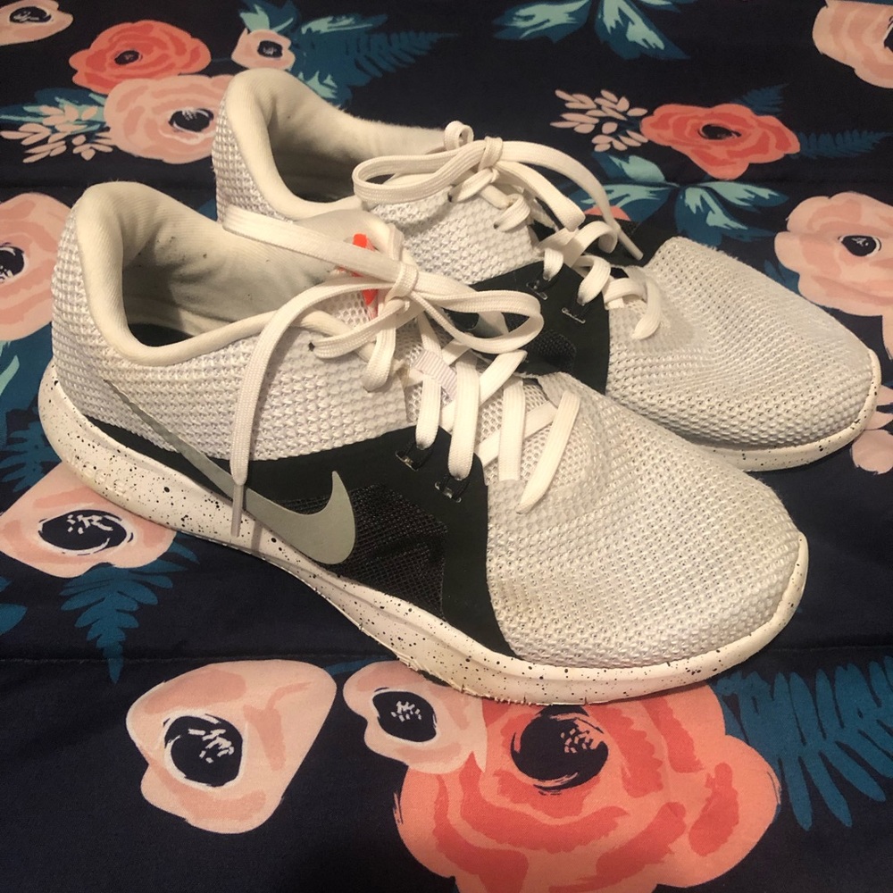Nike Tennis Shoes